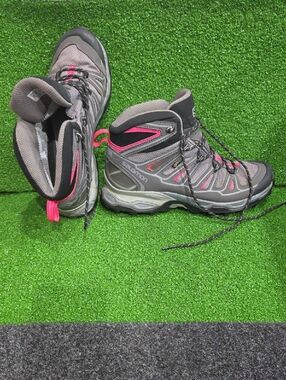 Salomon Gray and Pink Women's Lace-Up Hiking Boots